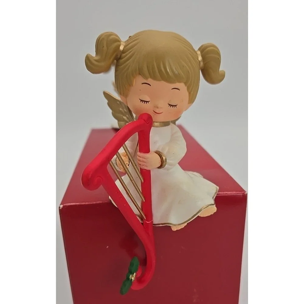 2 Russ Vtg Christmas Shelf Sitting‎ Stocking Hangers Angel Angels W/ Boxes